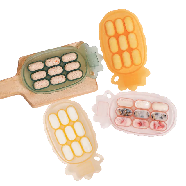 plateau-pur-e-en-silicone-ananas-haakaa-avec-fentes-pour-tiquettes image 1