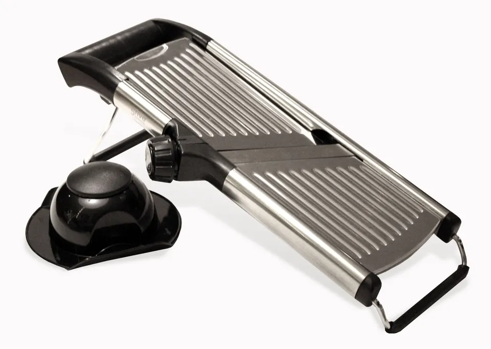 mandoline-multifonction-en-acier-inoxydable-le-parfait-avec-3-grilles-et-poussoi image 1
