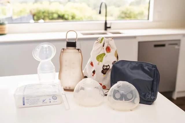 haakaa-new-mum-breastfeeding-bundle-coffret-allaitement-nouvelle-maman image 1