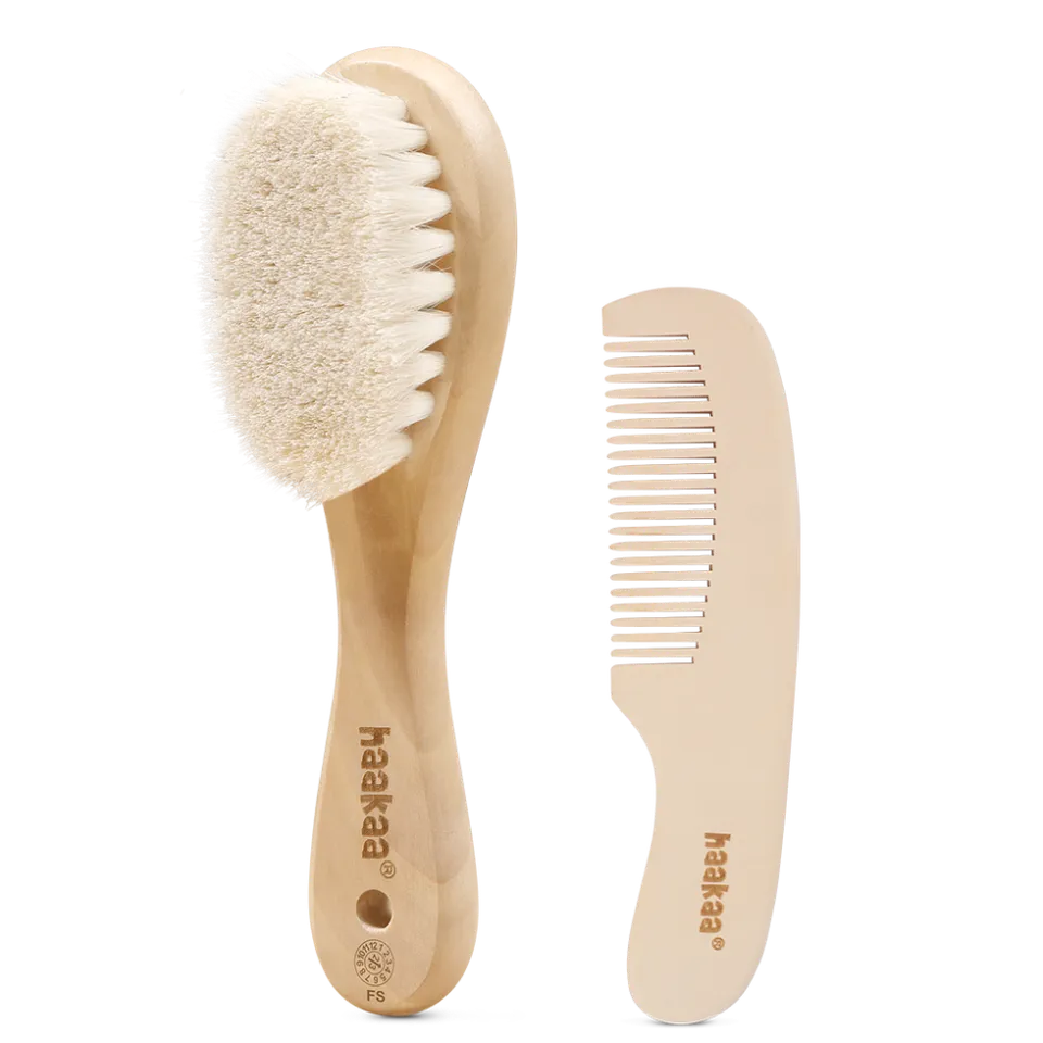 brosse-cheveux-pour-b-b-en-laine-de-mouton-haakaa image 1