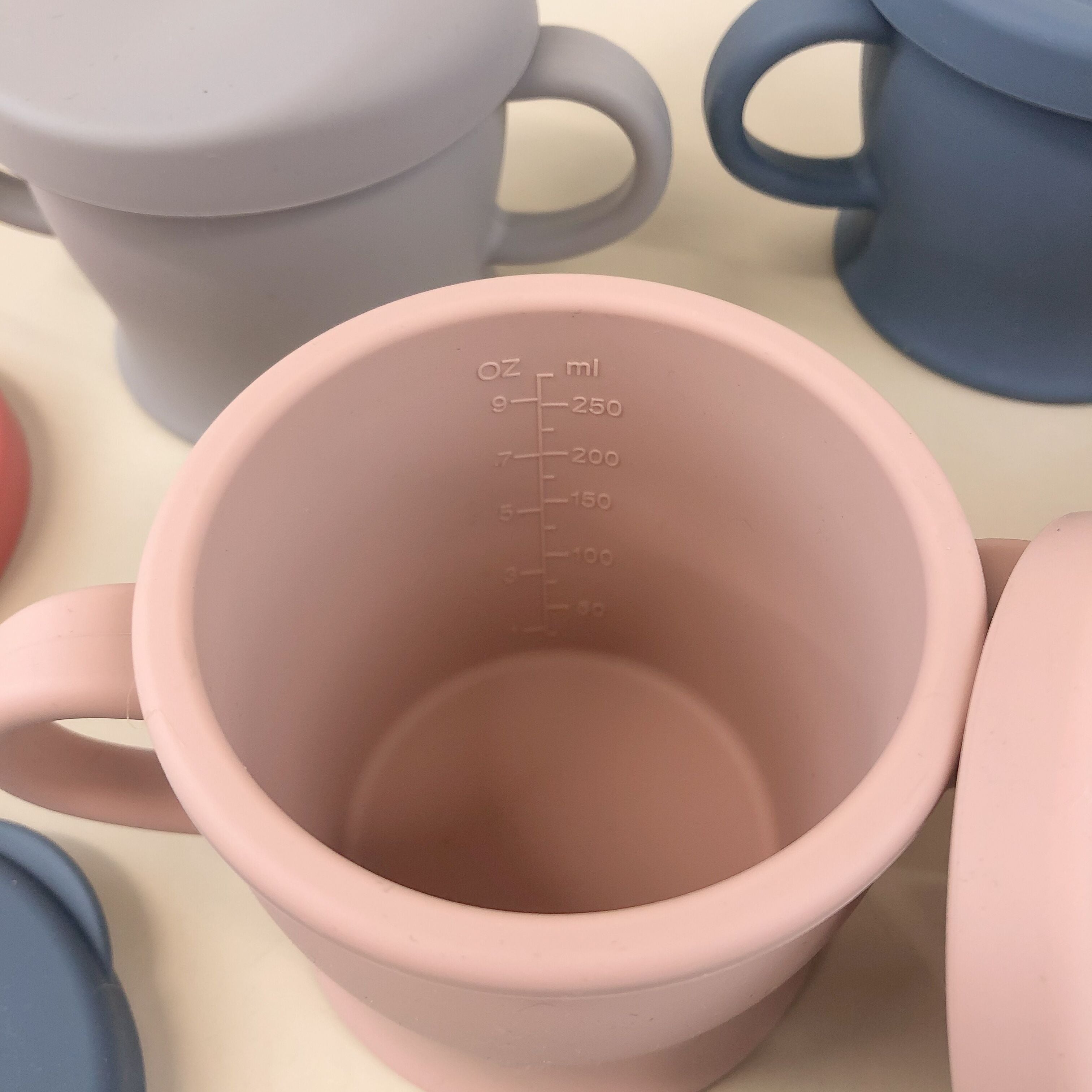 tasse-sip-n-snack-en-silicone-haakaa-avec-couvercles-pour-boire-et-go-ter image 7