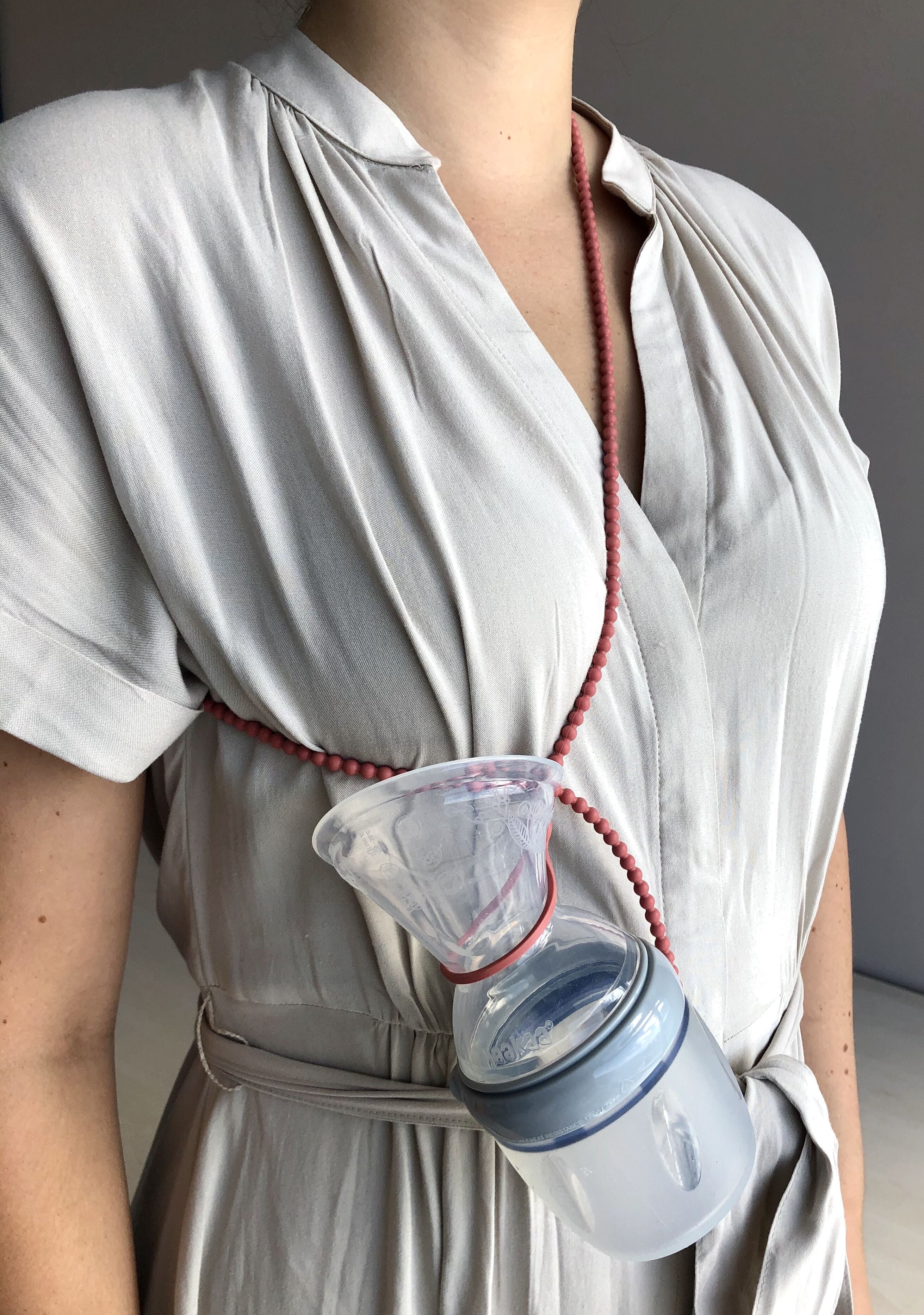 haakaa-sangle-de-s-curit-en-silicone-pour-tire-lait image 3