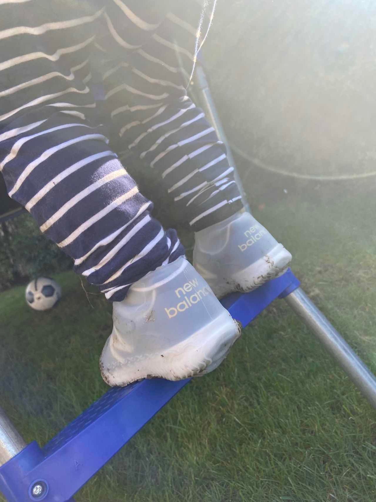 surchaussures-imperm-ables-pour-enfants-haakaa image 2
