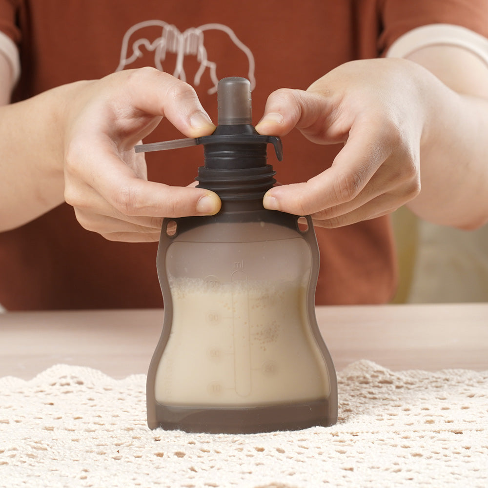 haakaa-silicone-yummy-pouch-sippy-spout-embout-verseur image 4