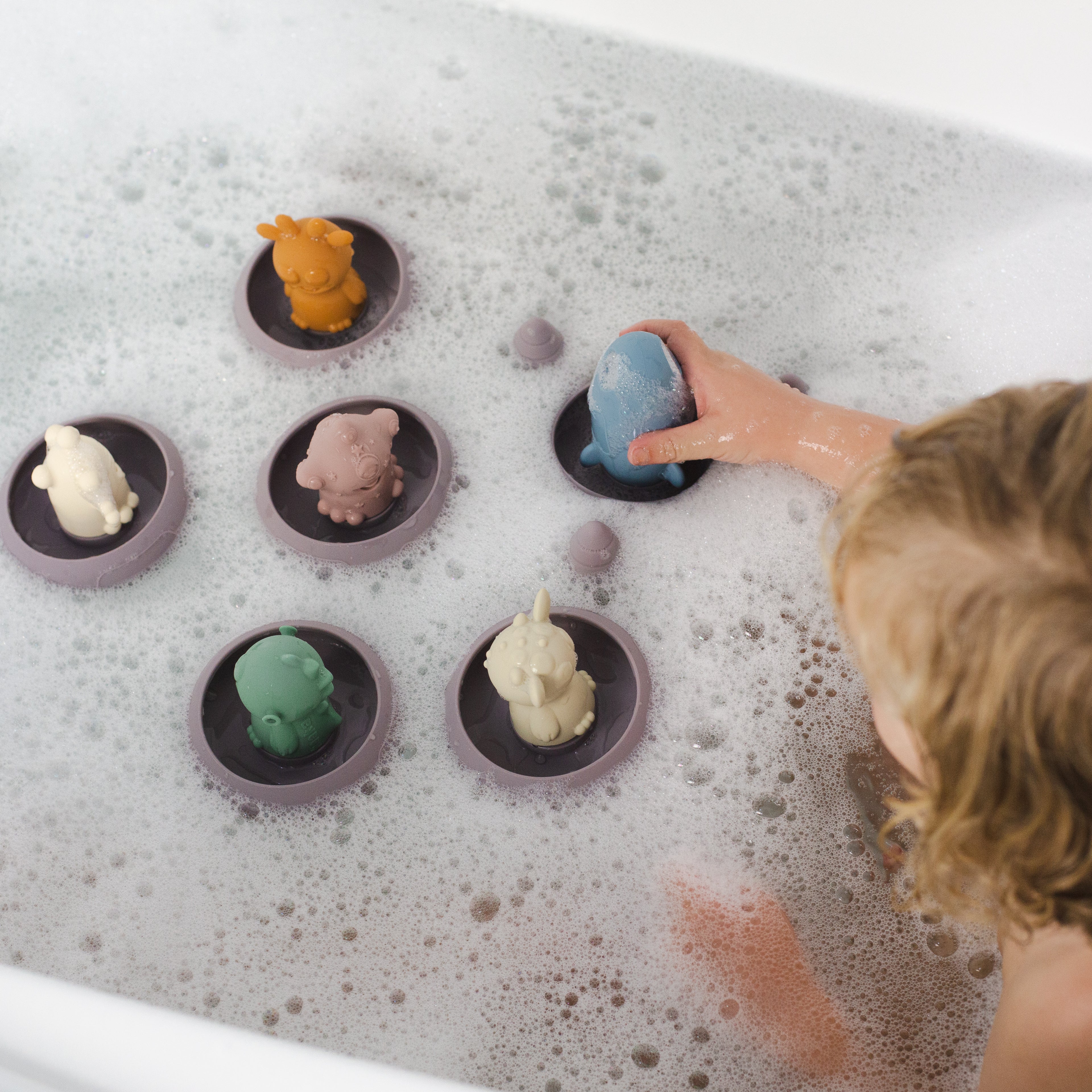 jouets-de-bain-silicone-alien-explorers-haakaa-5-pi-ces-vaisseau image 4